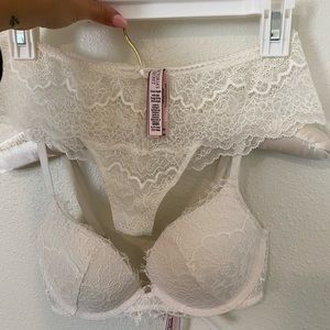 Victoria’s Secret women’s new with tags matching bra and thong set